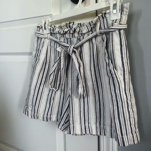 Striped Tie Elastic Shorts